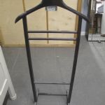 624 1367 VALET STAND